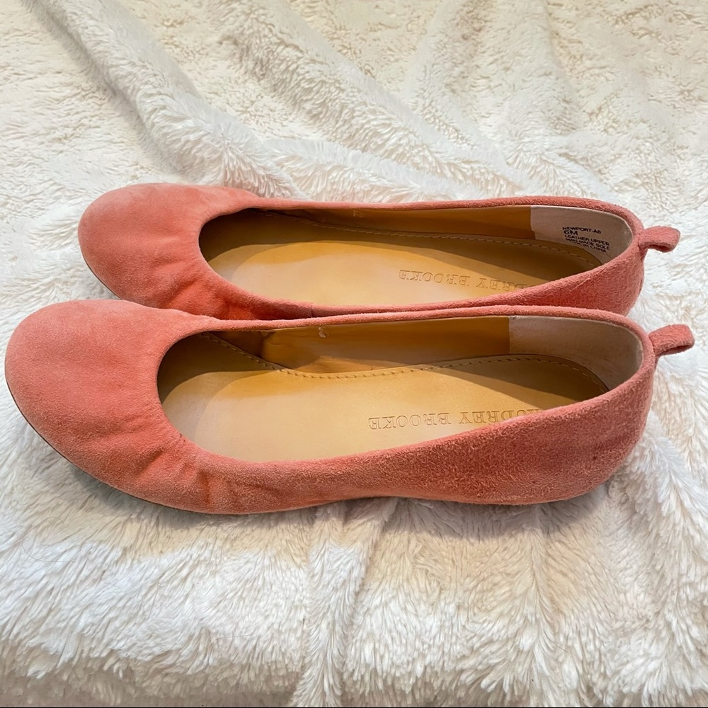 Audrey Brooke peach flat